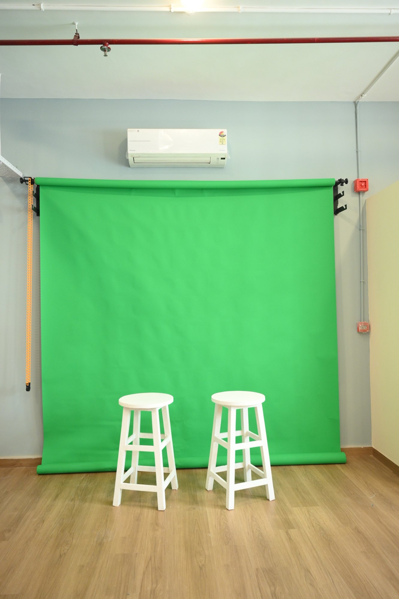 Installed green backdrop roll