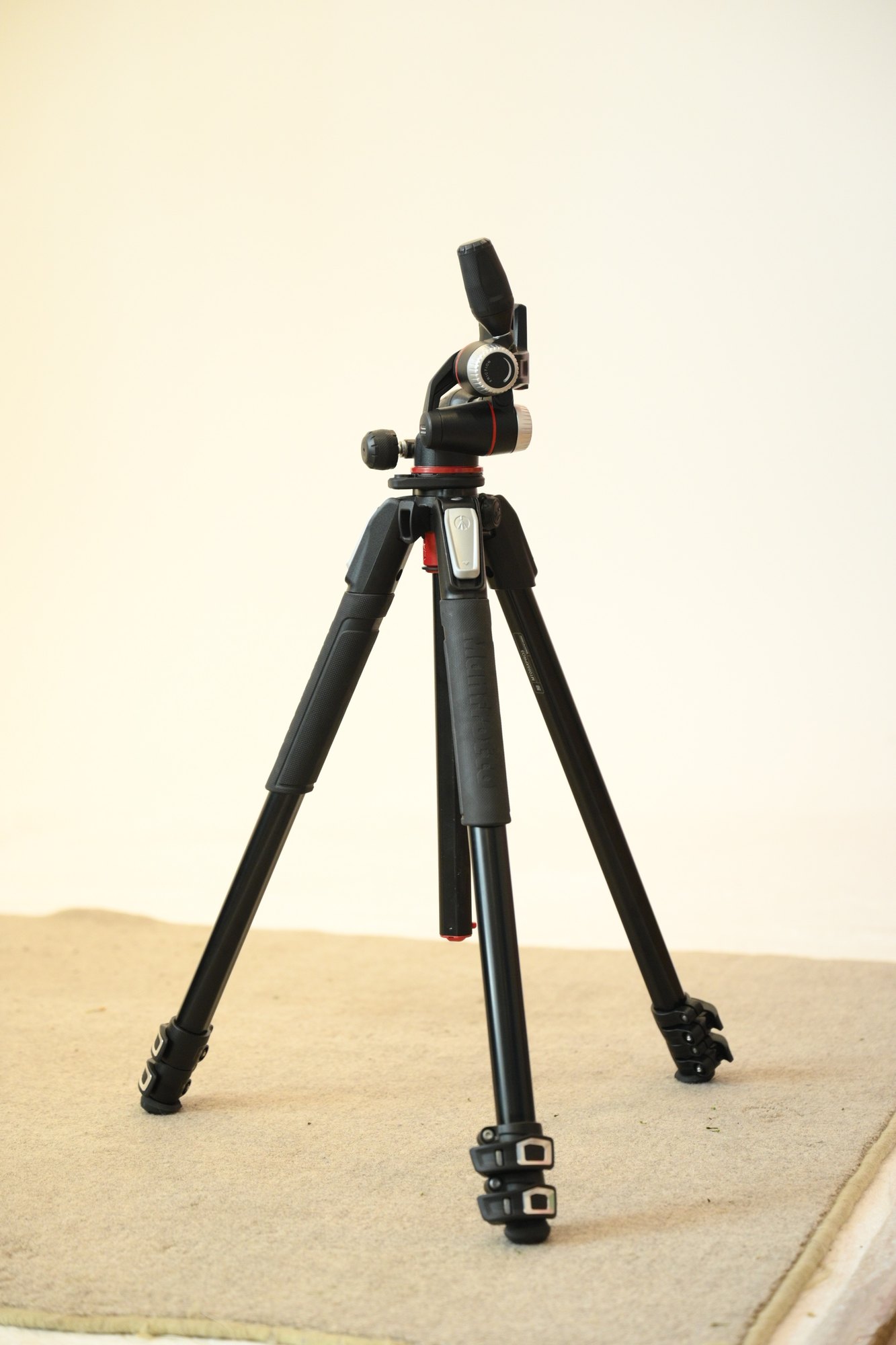 Studio tripod