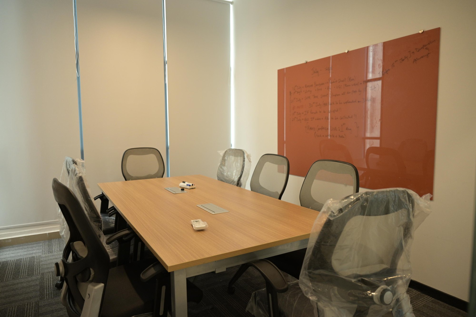 Meeting room available for productions